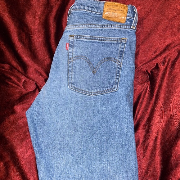 Levi Blue Jeans - Picture 2 of 4